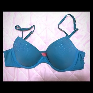 Victoria’s Secret PINK t-shirt demi bra 34B